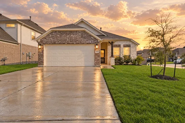 Popular Champions Oak Sec 3 Real Estate