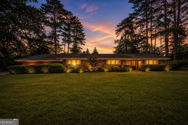 Popular Johnston Heights Real Estate