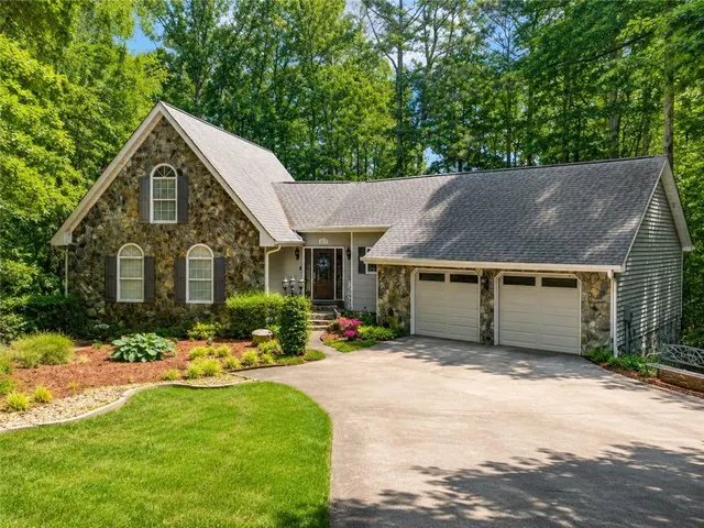 Popular GRACE LAKE Real Estate