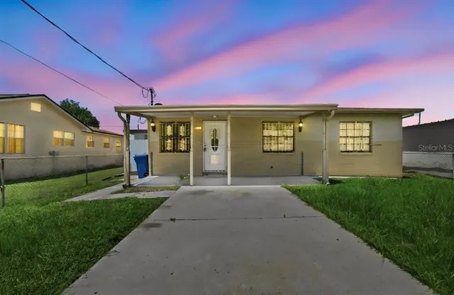 Popular PINECREST VILLA ADD 3 Real Estate