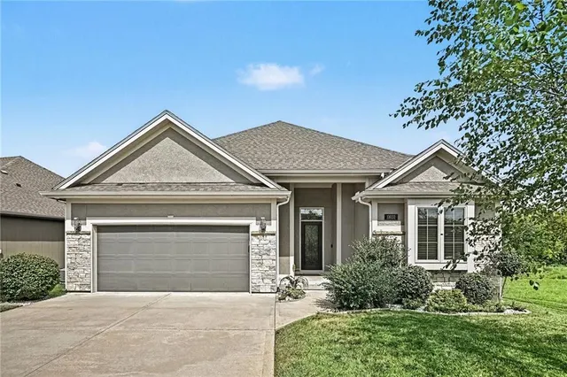 Expensive Staley Hills Villas Real Estate
