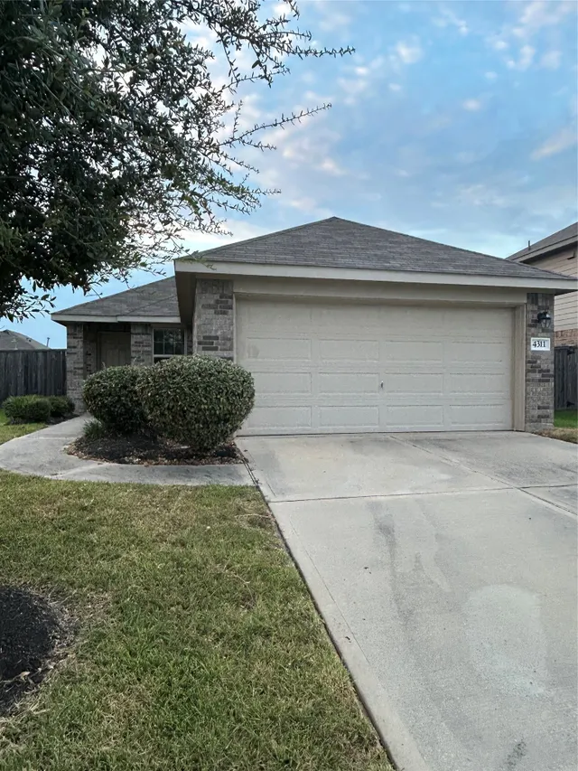 Popular Wooster Xing Sec 1 Real Estate