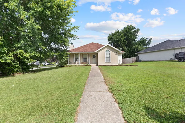 Cheap Sun Meadows Real Estate