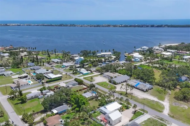 Popular PALM GROVE IN ENGLEWOOD Real Estate