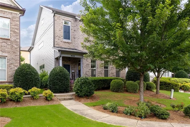 Popular Whitfield Parc Real Estate