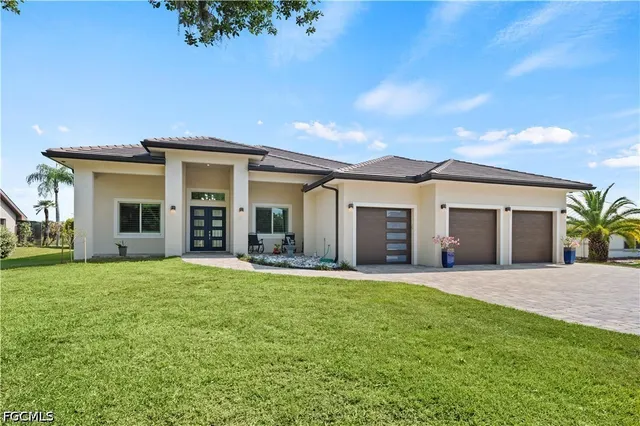 Popular RIVERBEND ESTATES Real Estate