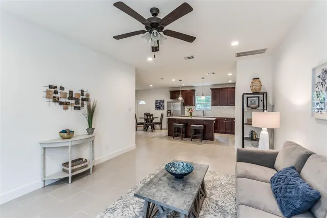 Popular SANTOS VILLAS Real Estate