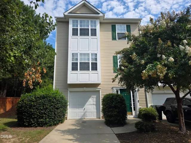 Popular Thornton Square Townhomes Real Estate