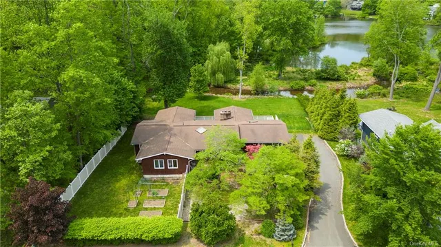 28 Woodhaven Drive, New City NY 10956