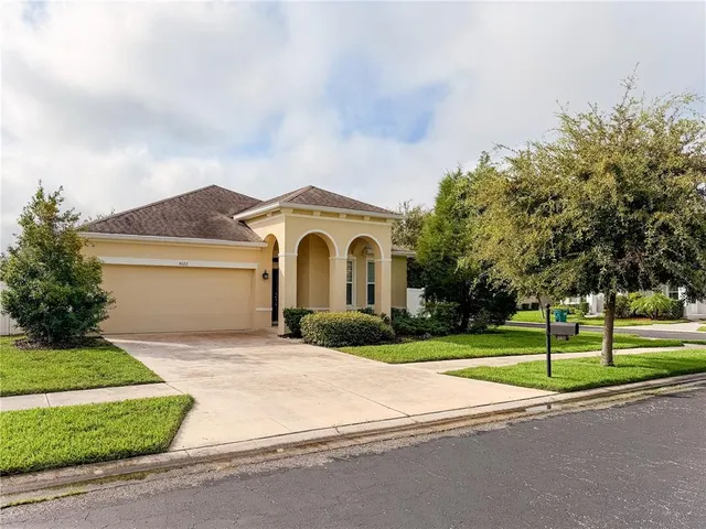 Popular NEW RIVER LAKES PH 01 Real Estate