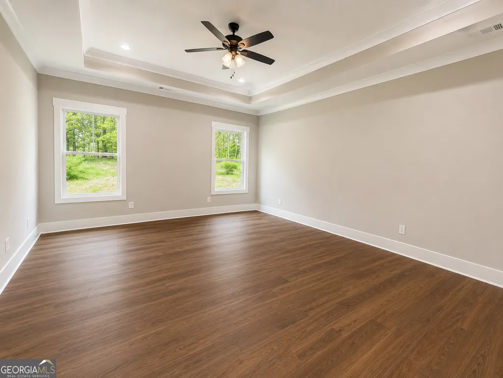 Listing Thumbnail Image 17