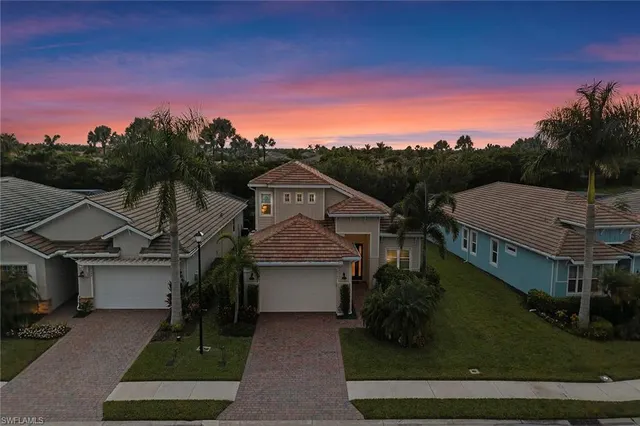 Popular HALFMOON POINT Real Estate