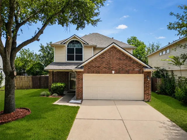 Popular Brentwood Place Real Estate