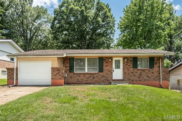 Popular Hathaway Manor 19 Real Estate