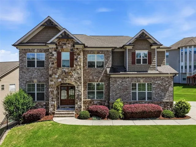 Popular HILLS AT HAMILTON MILL Real Estate