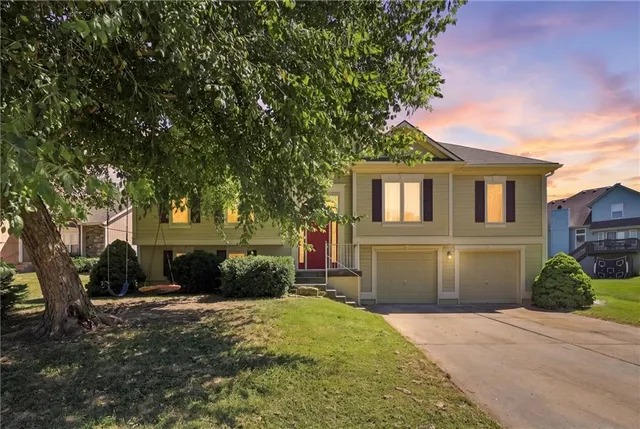 Popular Bristol Manor Real Estate