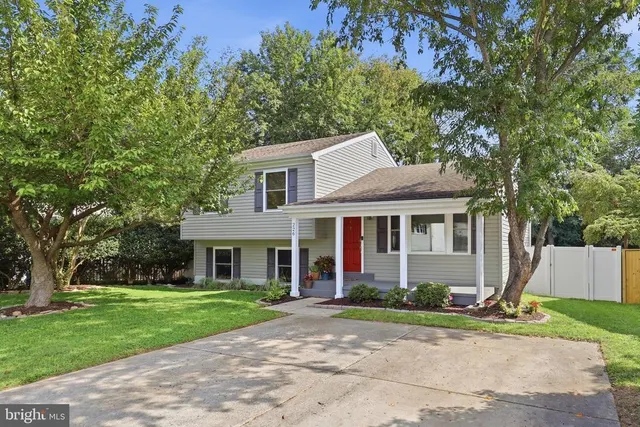 Expensive Willowcrest Real Estate