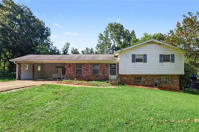Popular Montage Manor Real Estate
