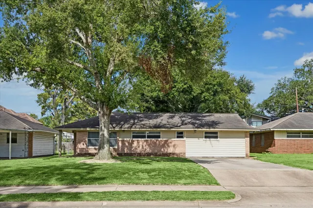 Popular Spring Oaks Real Estate