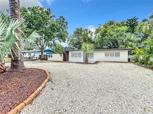Popular HARBOR OAKS Real Estate