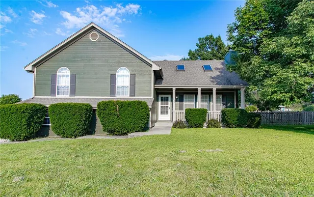 Popular Maple Tree Real Estate
