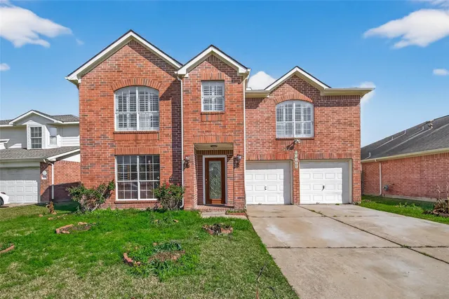 Popular Clayton Greens Real Estate
