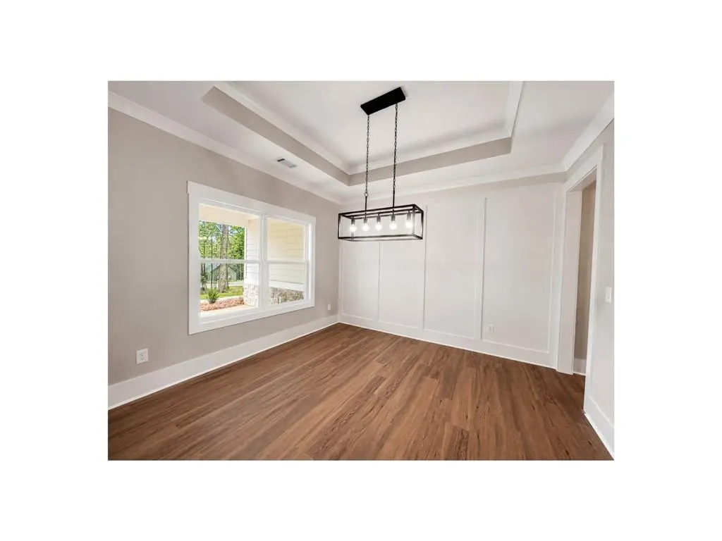 Listing Thumbnail Image 4