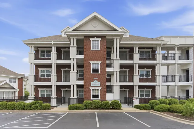 Popular Thousand Hills-Peppertree Real Estate