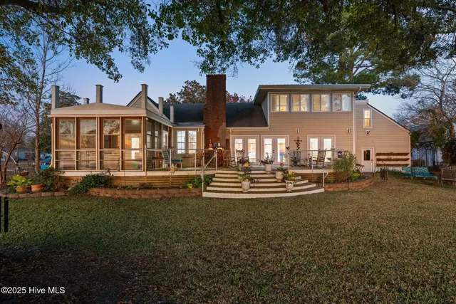 Popular Smallwood Real Estate