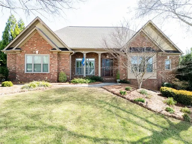 Popular Lakeshore Estates Real Estate