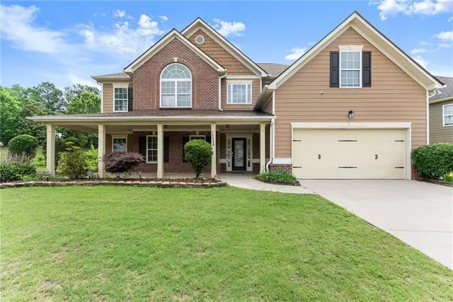 Popular Lakeside Manor Real Estate