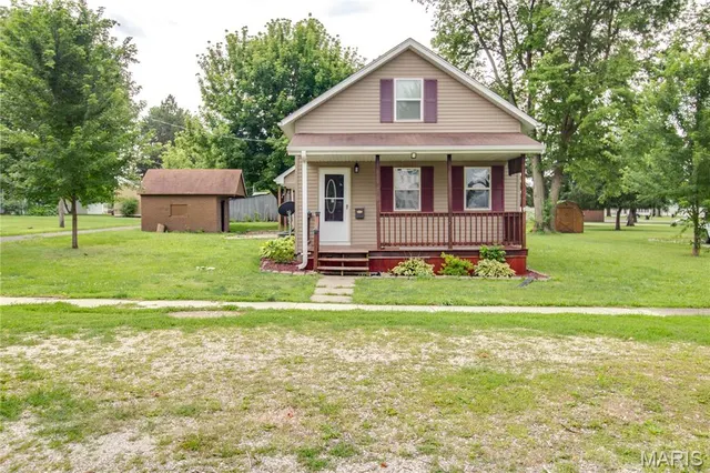 Popular Lynns First Add Real Estate