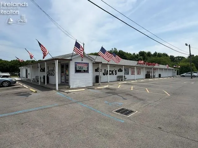 56 N Howard Rd, Curtice, OH 43412