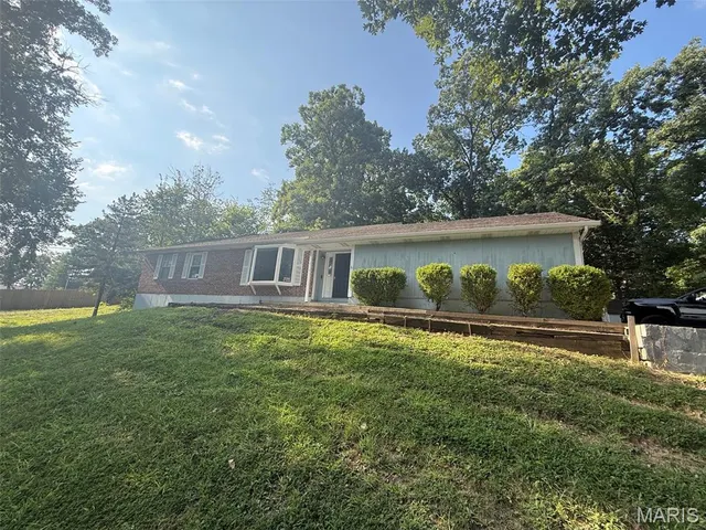 Cheap Villa Ridge Real Estate