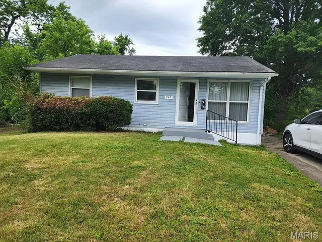 Popular Glasgow Village Unit 9 Real Estate