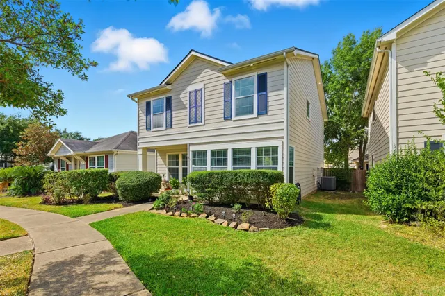 Popular Lakeville Sec 3 Real Estate