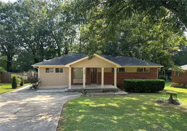 Popular Hillcrest Park Real Estate