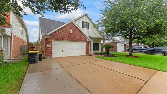 Popular Grand Oaks Sec 03 Real Estate