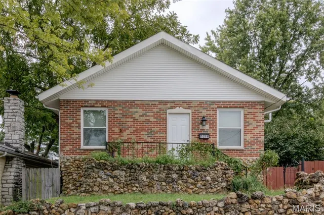 Popular Longwood Park Real Estate
