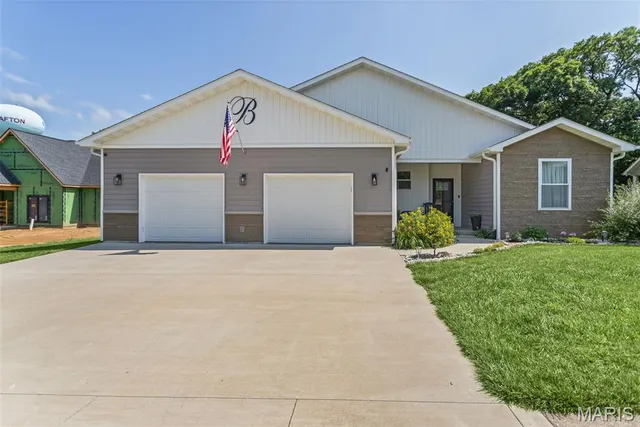 Popular SANDPIPER MEADOWS OF GRAFTON HILLS Real Estate