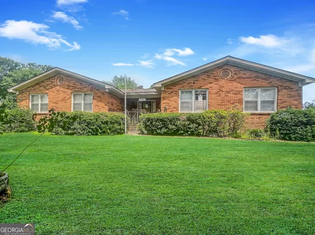 Popular Foxborough Real Estate