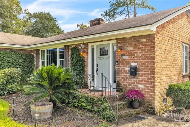 Popular Lamara Heights Real Estate
