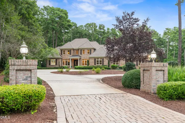 Popular The Hills of Rosemont Real Estate