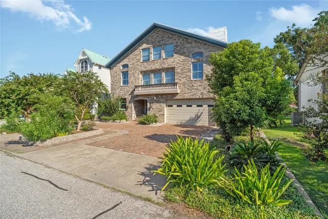 Popular Bay Colony Real Estate