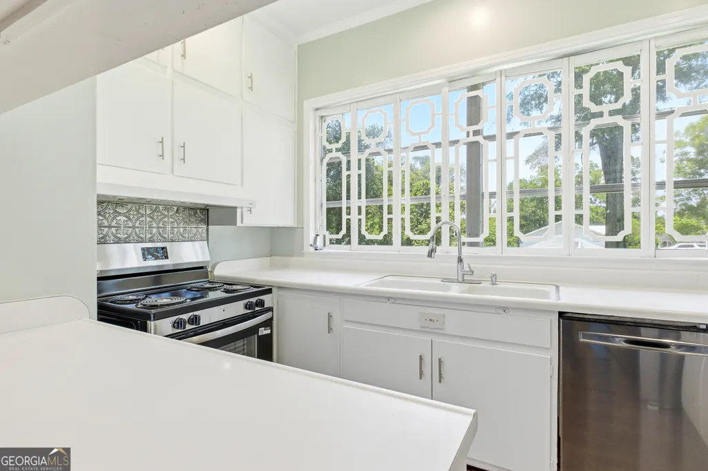Listing Thumbnail Image 21