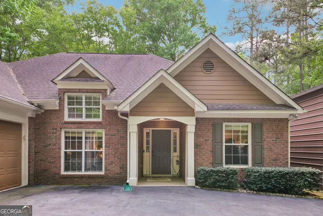 Popular Magnolia Manor Real Estate