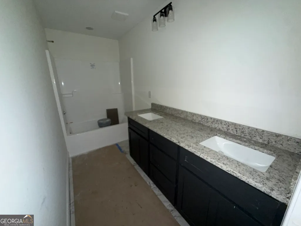Listing Thumbnail Image 9