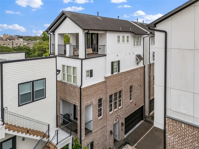 Popular Austin Isabella Court Real Estate