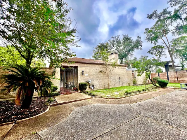 Popular Broad Oaks Real Estate