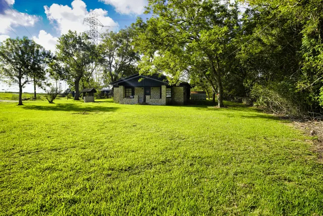 Popular Carlton Acres Real Estate